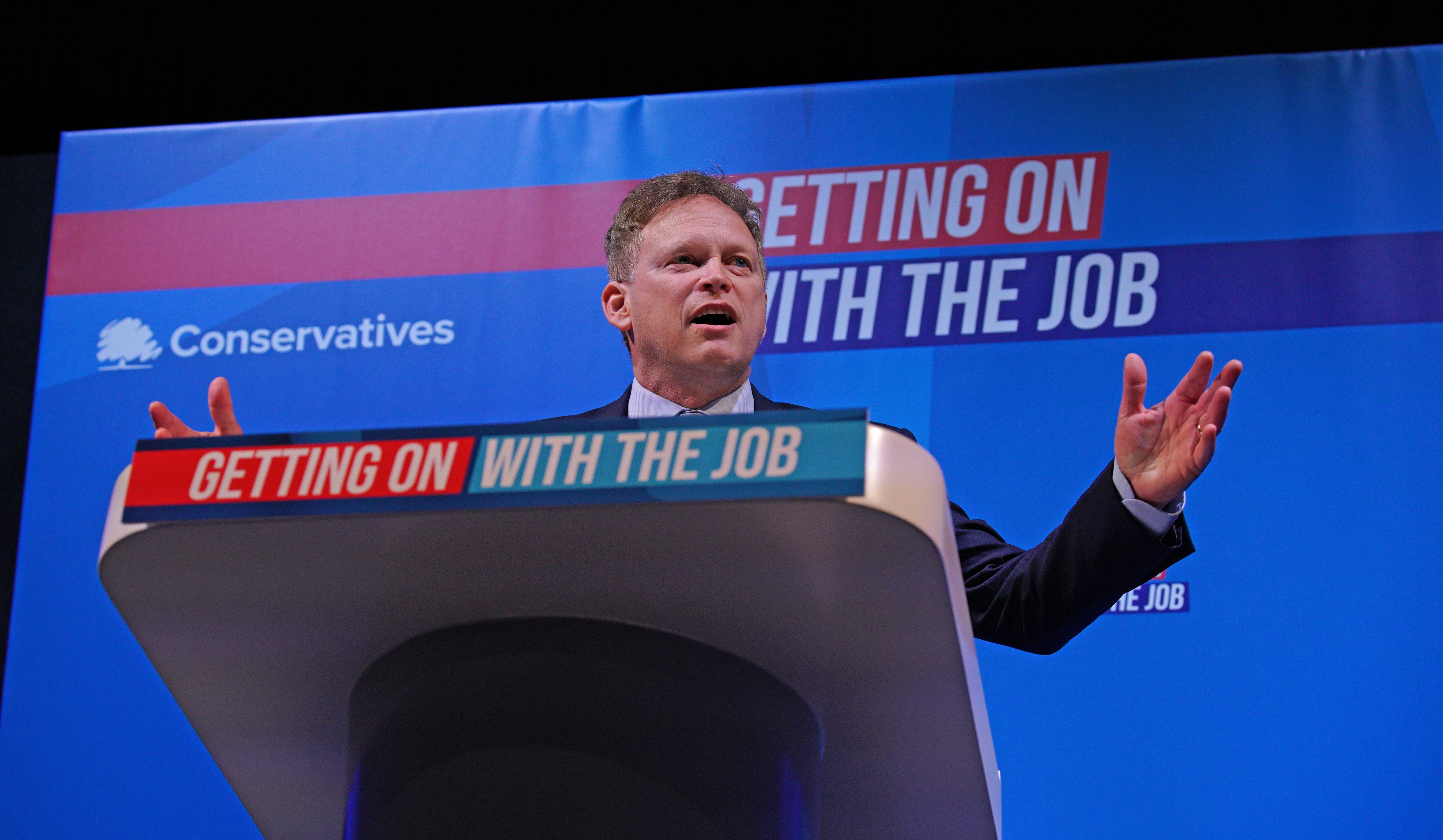 Transport Secretary Grant Shapps addresses the Blackpool audience (Peter Byrne/PA)