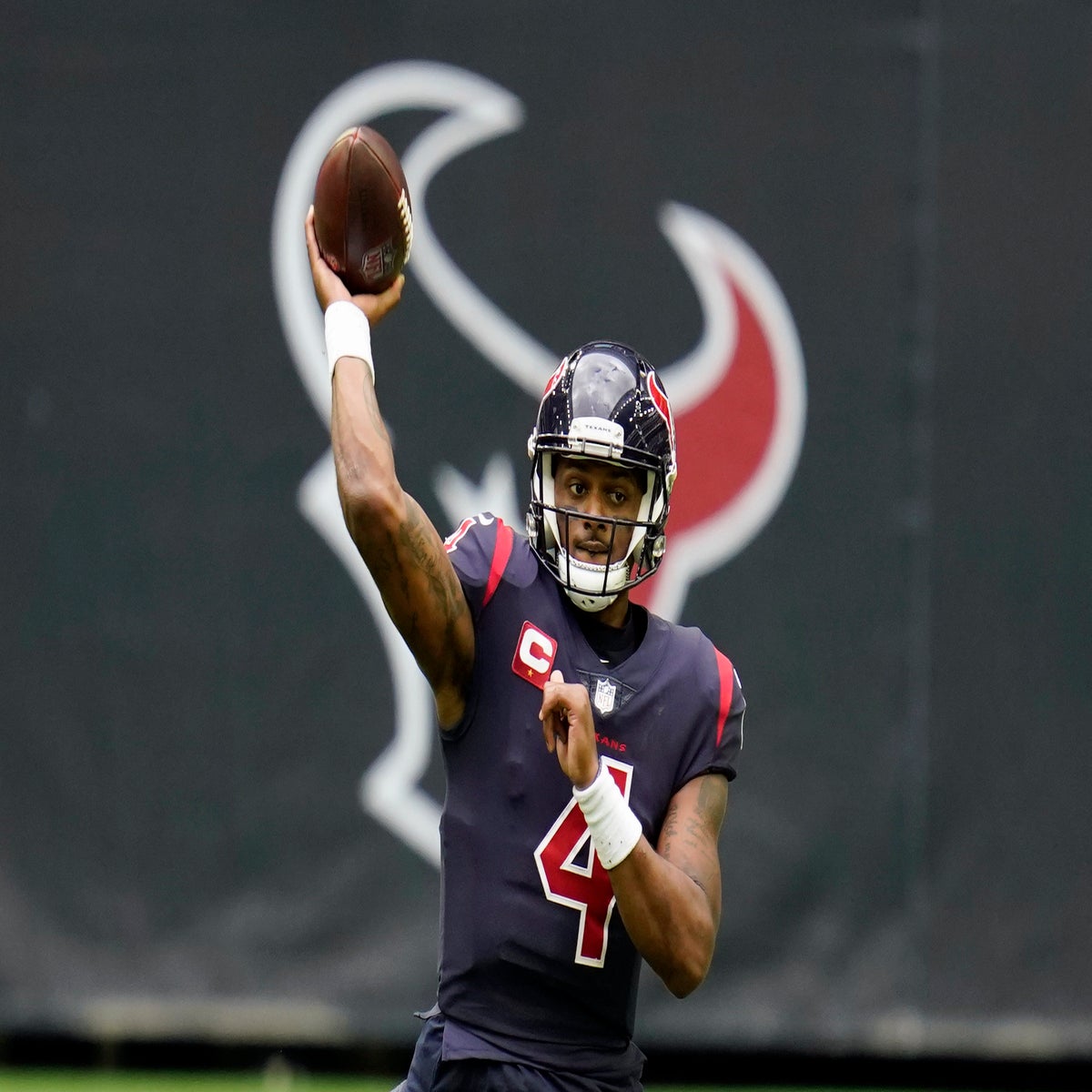 Deshaun Watson changes mind, QB accepts trade to join Browns