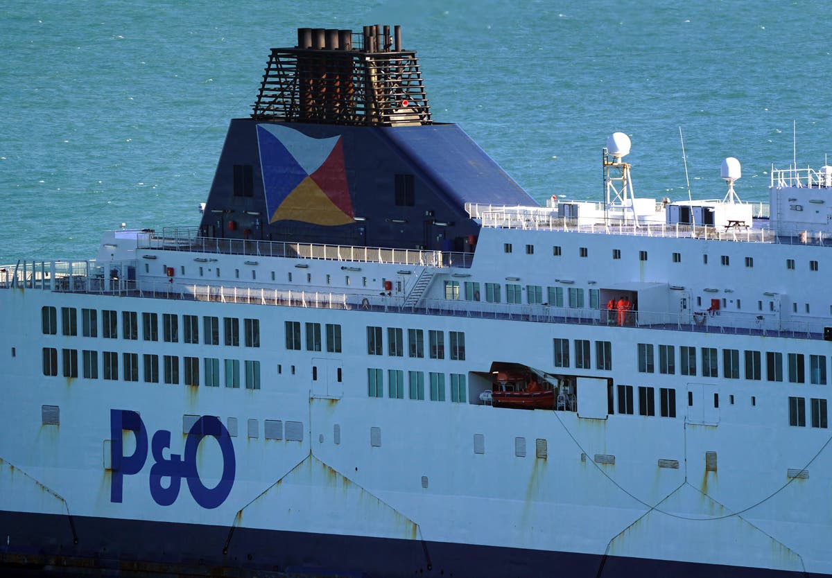 Судно п. Паром. P&O Ferries. На пароме в Ирландию. Легкое судно паром.