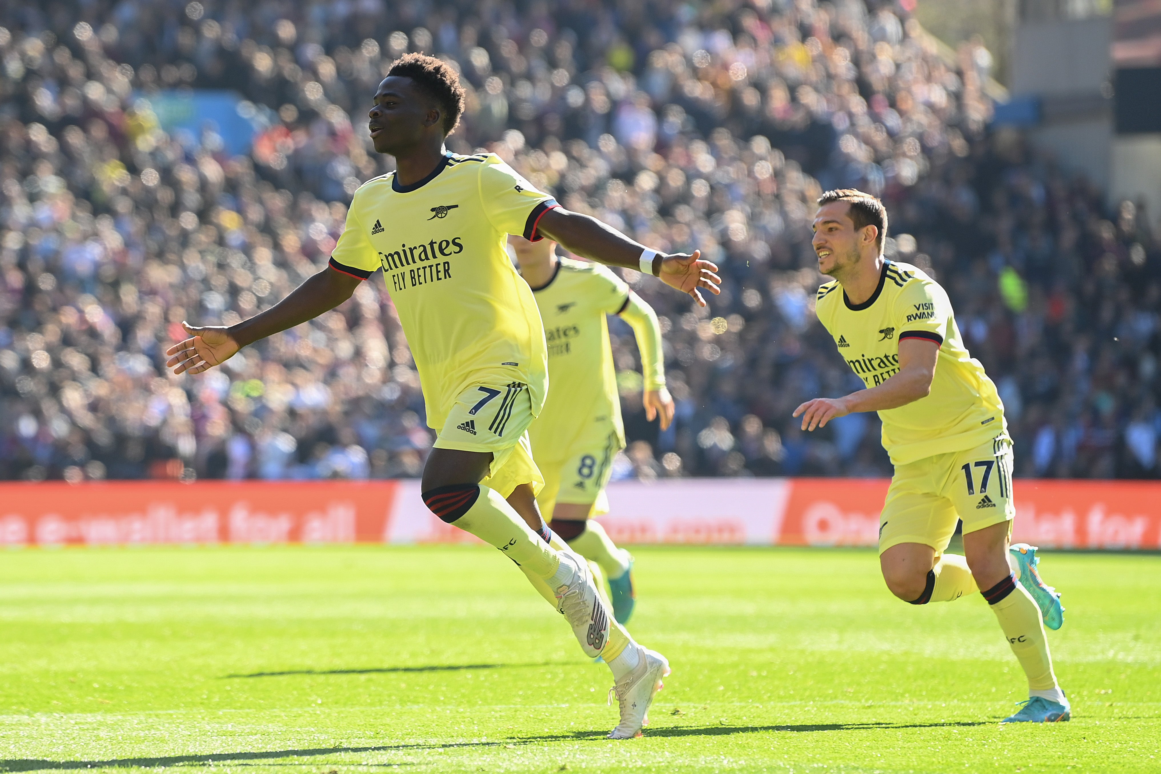 Bukayo Saka celebrates firing Arsenal in front