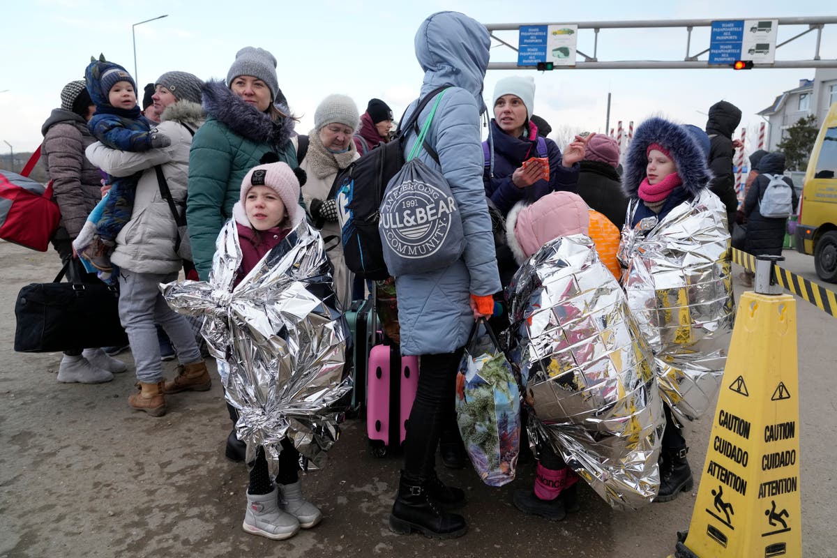 Free rail journey offered to Ukrainian refugees who arrive in Britain