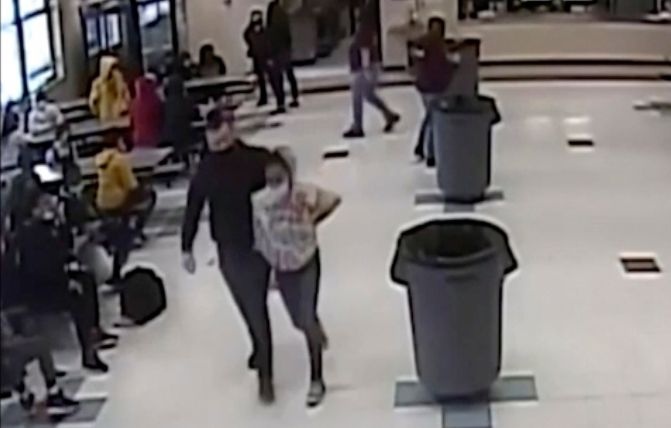 WISCONSIN-ESCUELA-VIDEO POLICÍA