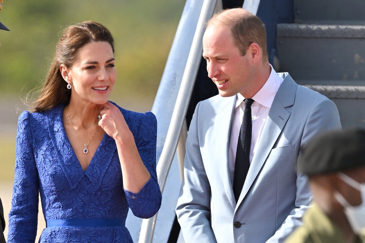 Kate Middleton and Prince William Impress in Coordinated Blue on Arrival in Belize: A Royal Tour Full of Poise and Partnership
