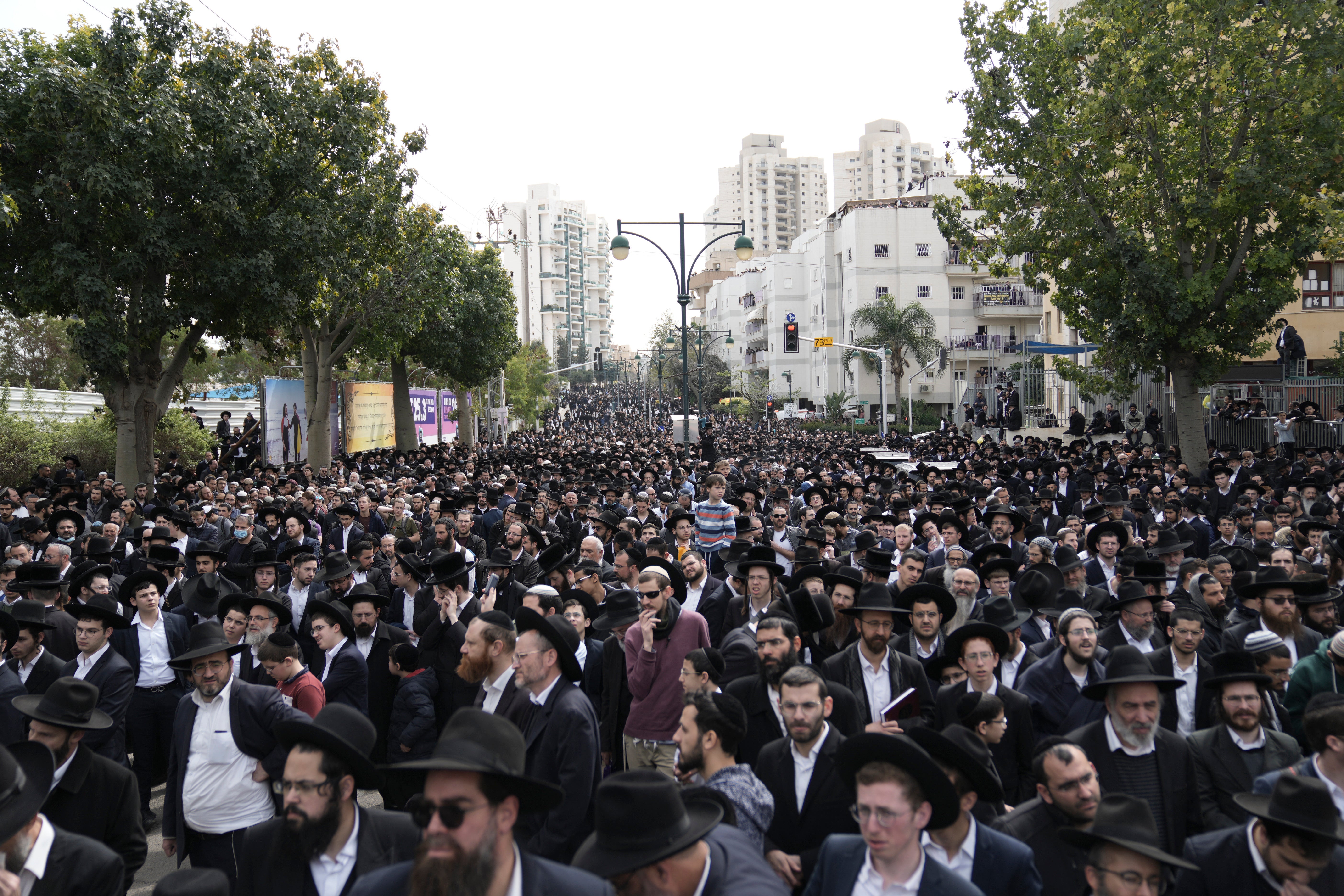 Israeli Police Prepare For Mass Funeral Of Major Rabbi | The Independent