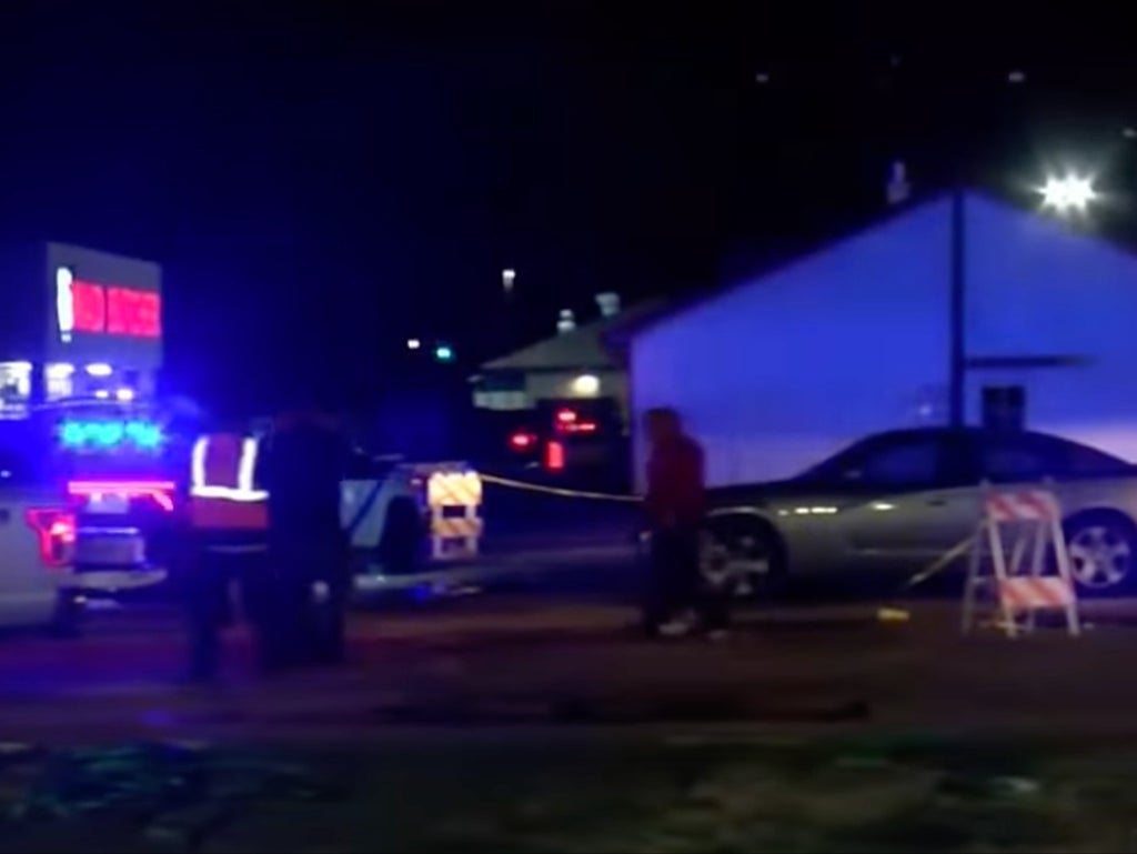 Arkansas otomobil fuarında silahlı saldırı düzenlendi, 1 kişi öldü, 24 kişi yaralandı.