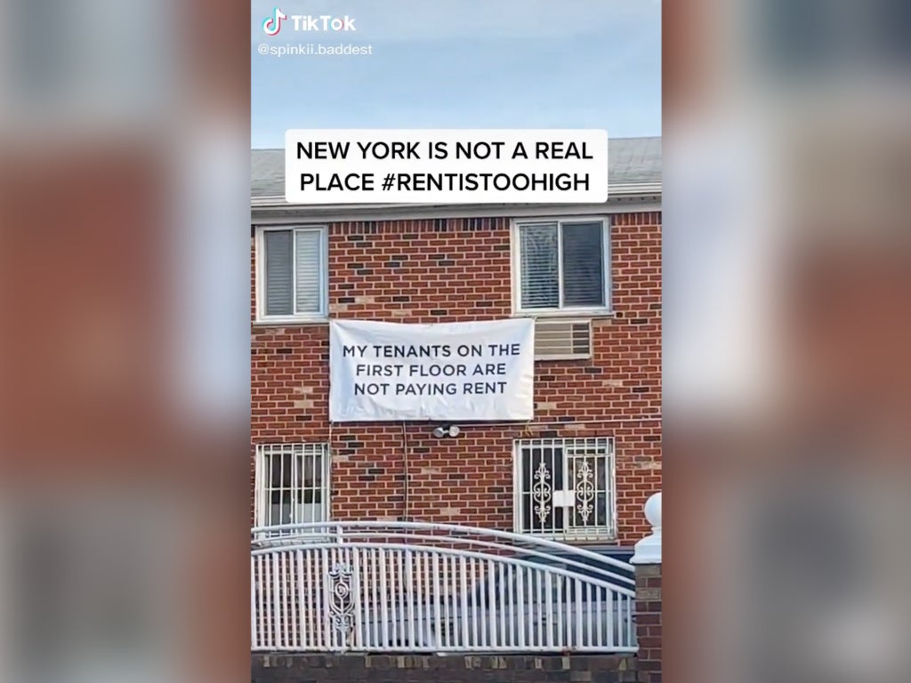 NYC ev sahibi, kiracılar tarafından '17 bin dolar borçlu olduğu' konusunda büyük bir işaret yayınladı