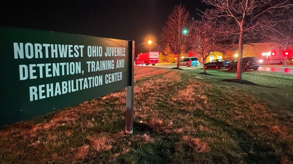 Çocuk gözaltı merkezinin havalandırma deliklerinden serbest bırakılan fentanil olarak yedi kişi hastaneye kaldırıldı