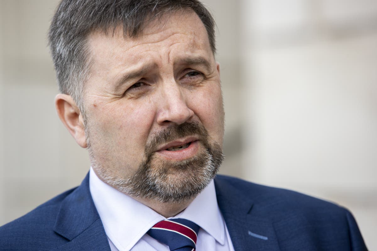 Stormont votes to extend powers for Covid restrictions to September