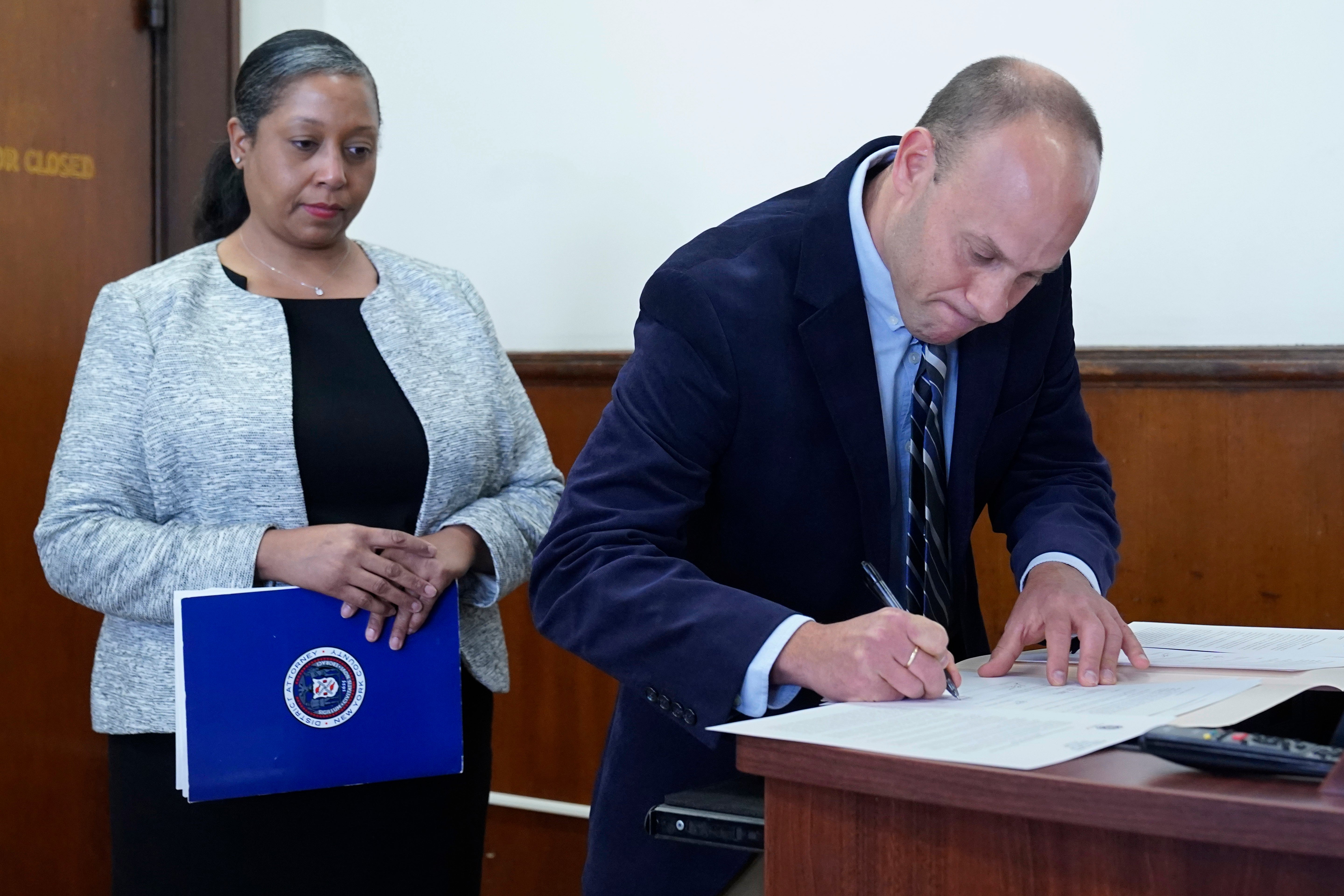 Israel-Looted Antiquities