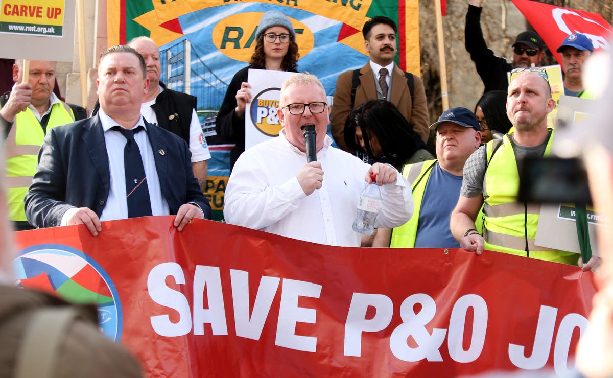 P&O able to legally sack 800 staff without telling government &lsquo;because of Chris Grayling law change&rsquo;