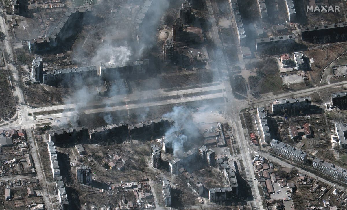 Stark Ukraine drone footage shows scale of devastation in Mariupol as Russians shell residential areas