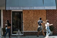 LA police: Wearing expensive jewelry could make you a target