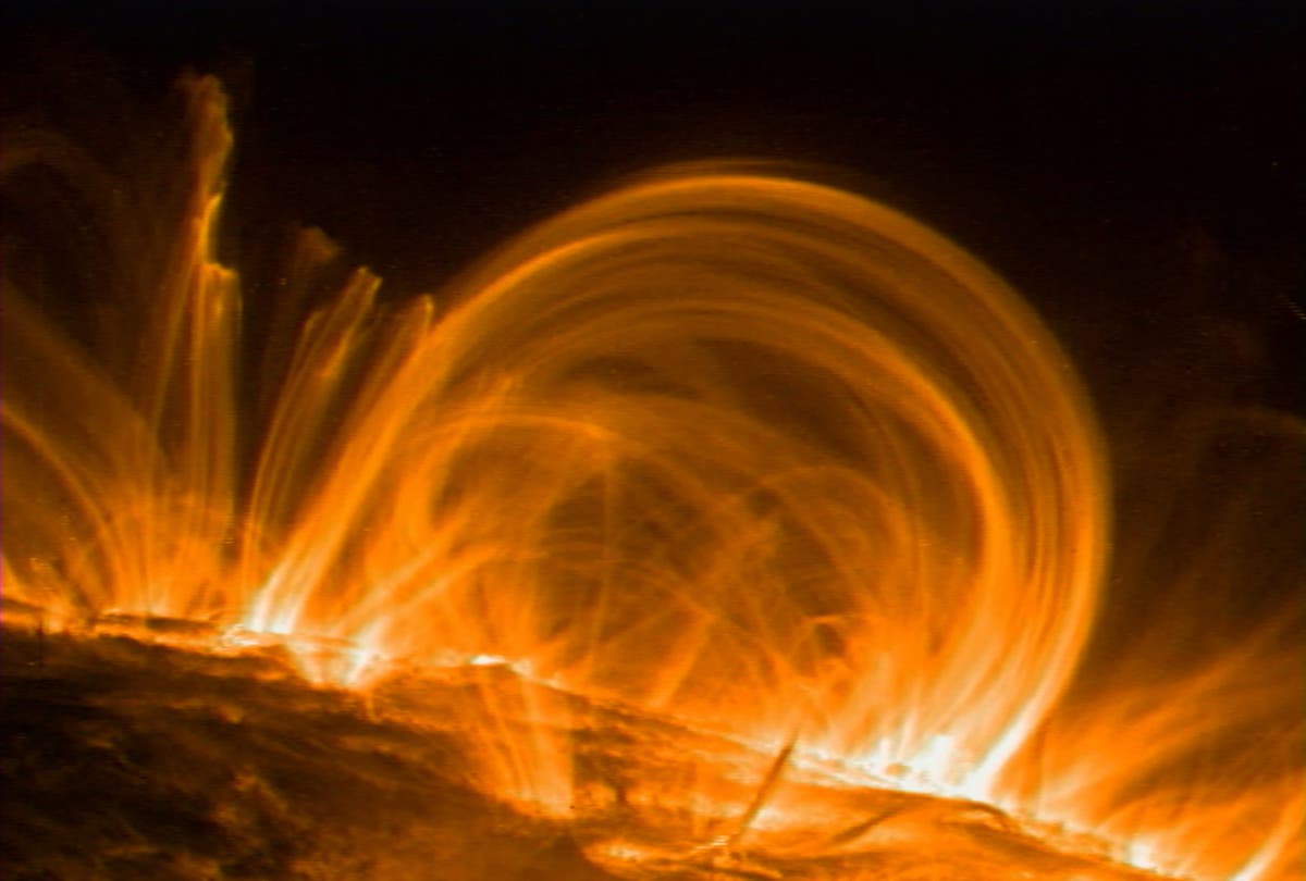 Gelombang yang tidak dapat dijelaskan keluar dari matahari, kata para ilmuwan