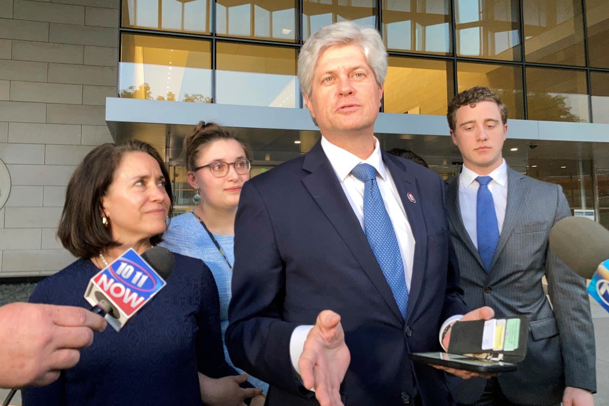 Ex-congressman set for sentence same day replacement picked