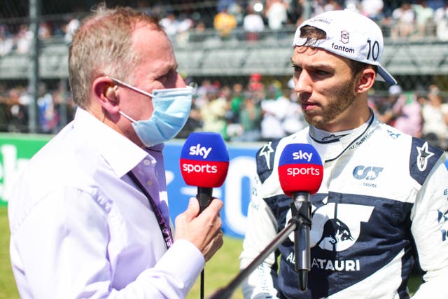 <p>Martin Brundle (left) speaking to driver Pierre Gasly</p>
