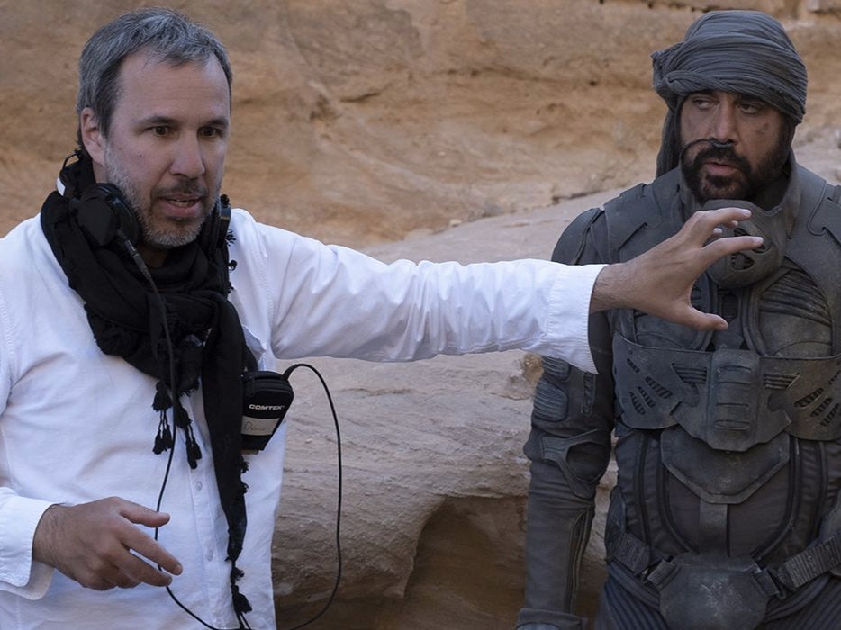 Director Denis Villeneuve directs Javier Bardem in ‘Dune’