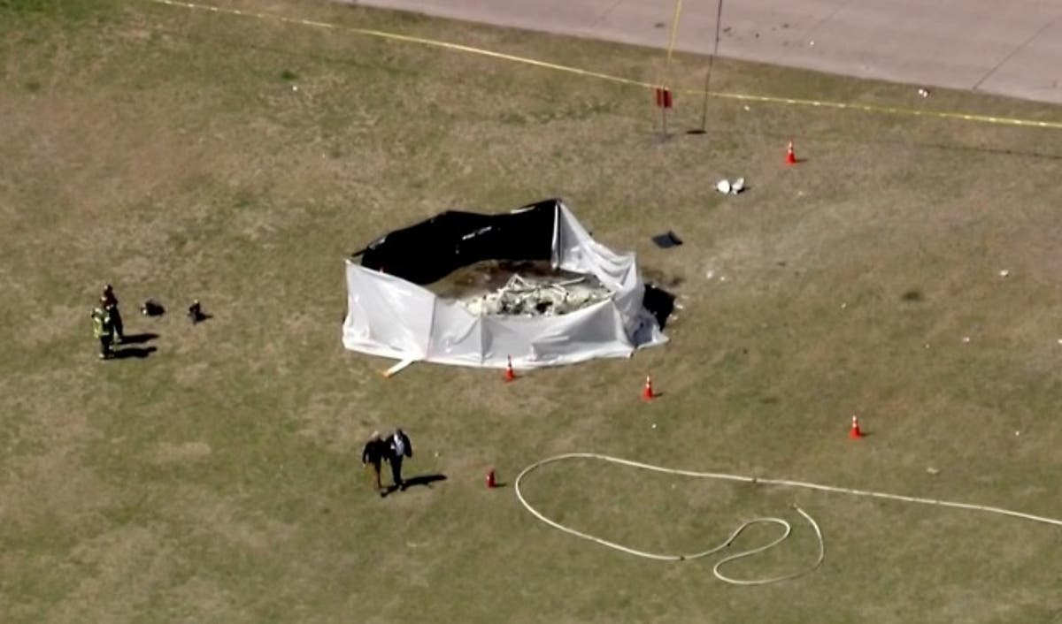 Pilot killed as helicopter crashes and bursts into flames in Texas Pilot killed as helicopter crashes and bursts into flames in Texas