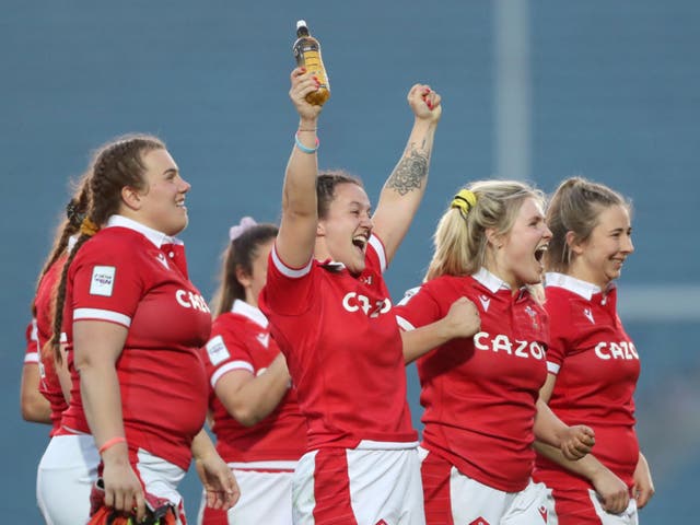 <p>Wales celebrate their victory over Ireland</p>