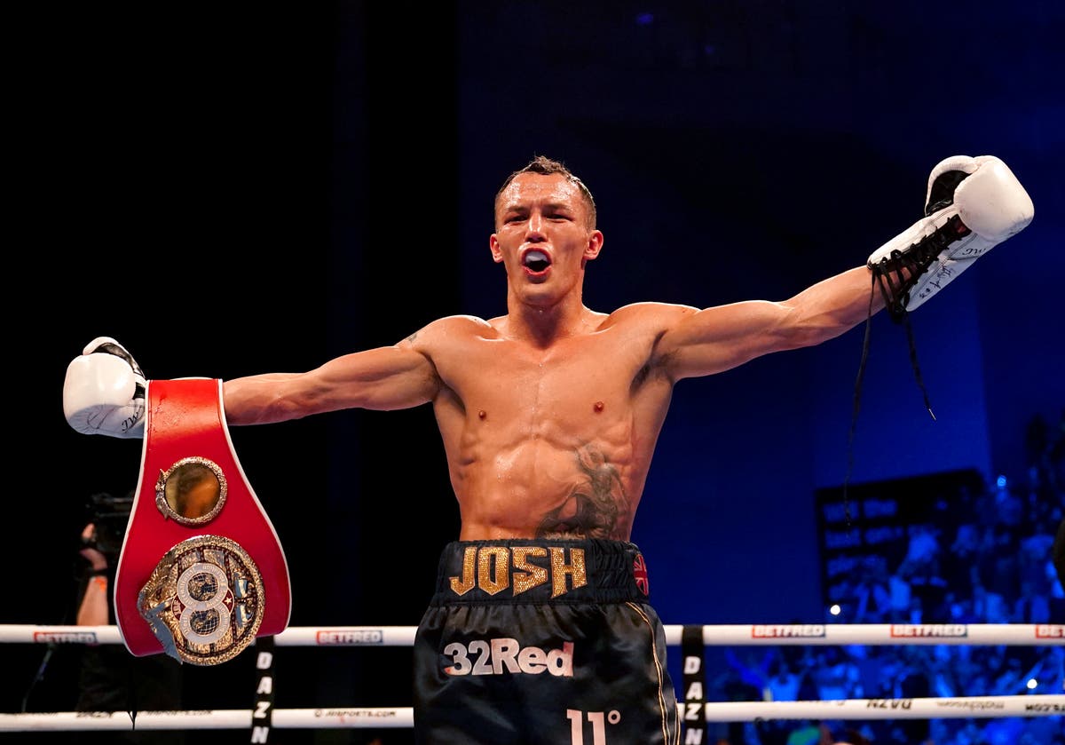 Josh Warrington suffers broken jaw during title win over Kiko Martinez