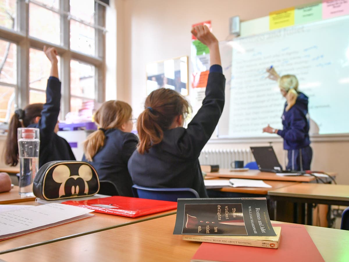 Poor pupils &lsquo;left behind&rsquo; by new schools plan, ministers warned