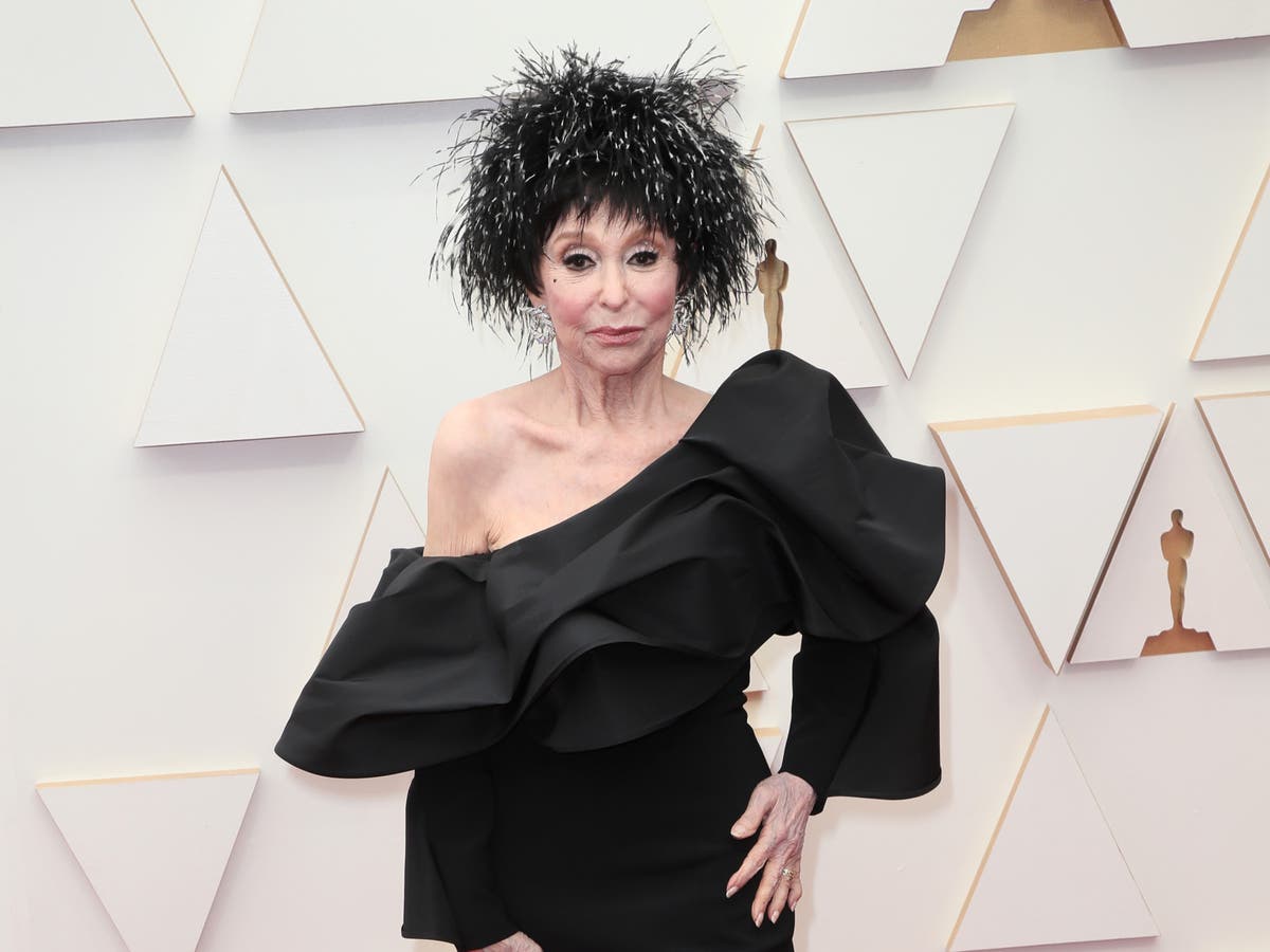 Oscars viewers applaud Rita Moreno after she praises her red carpet look: &lsquo;Can&rsquo;t get over myself&rsquo;