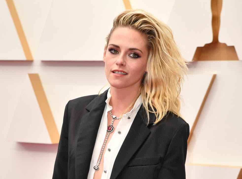 Kristen Stewart praised for 'breaking red carpet rules' with Oscars shorts  | The Independent