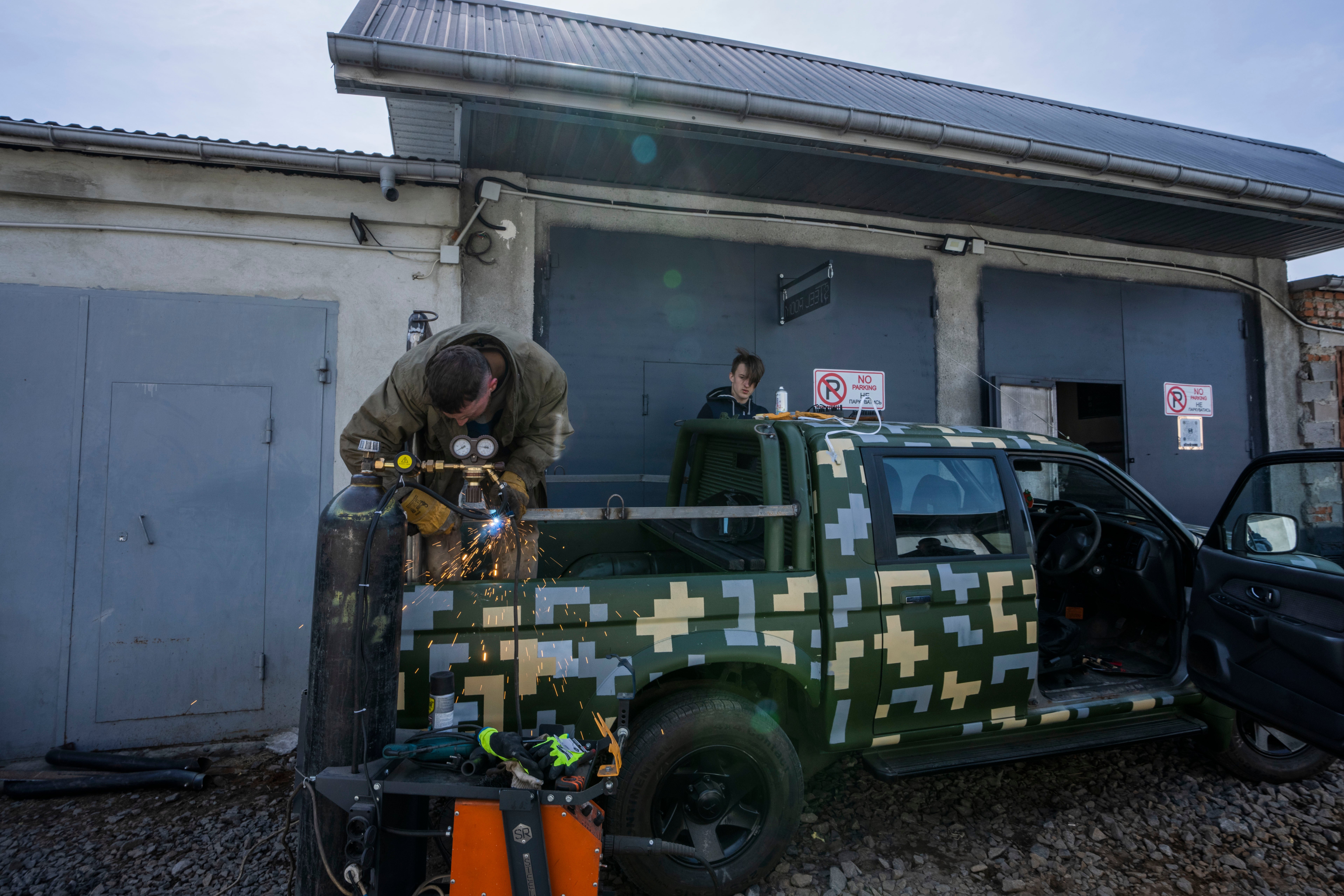 Russia Ukraine War Welding an Army