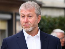 Roman Abramovich and Ukrainian peace negotiators ‘victims of suspected poisoning’