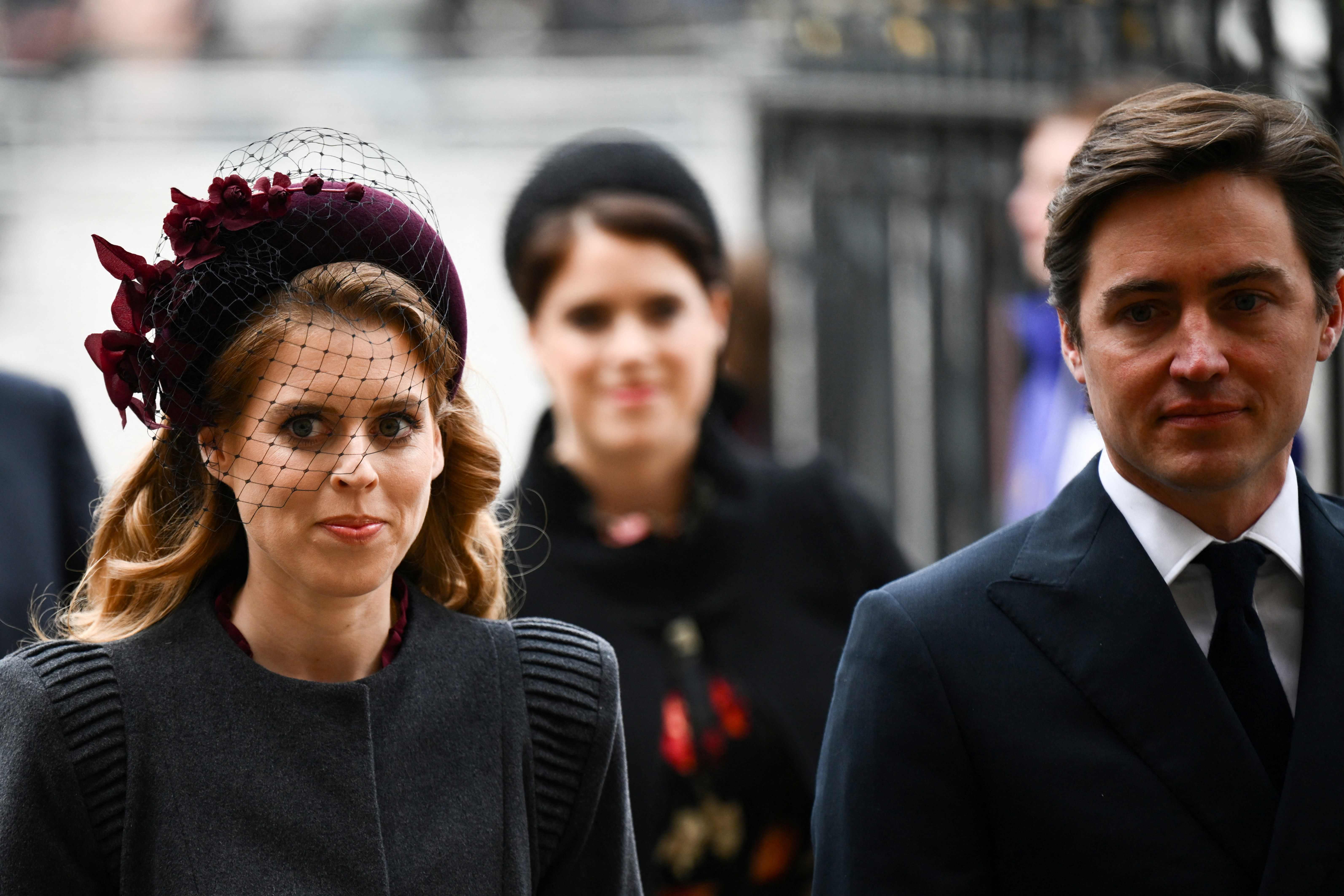 Princess Beatrice of York (L) and her husband Edoardo Mapelli Mozzi arrive