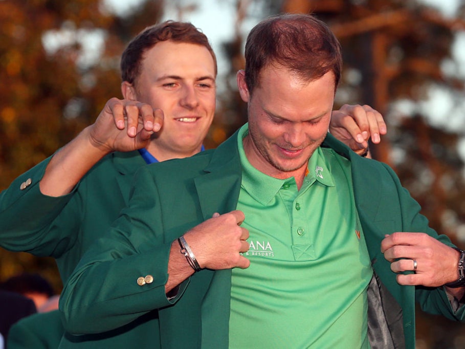 Willett receives his Green Jacket from Jordan Spieth at Augusta in 2016
