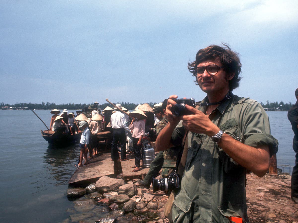 Dirck Halstead: War zone photographer who ventured into danger