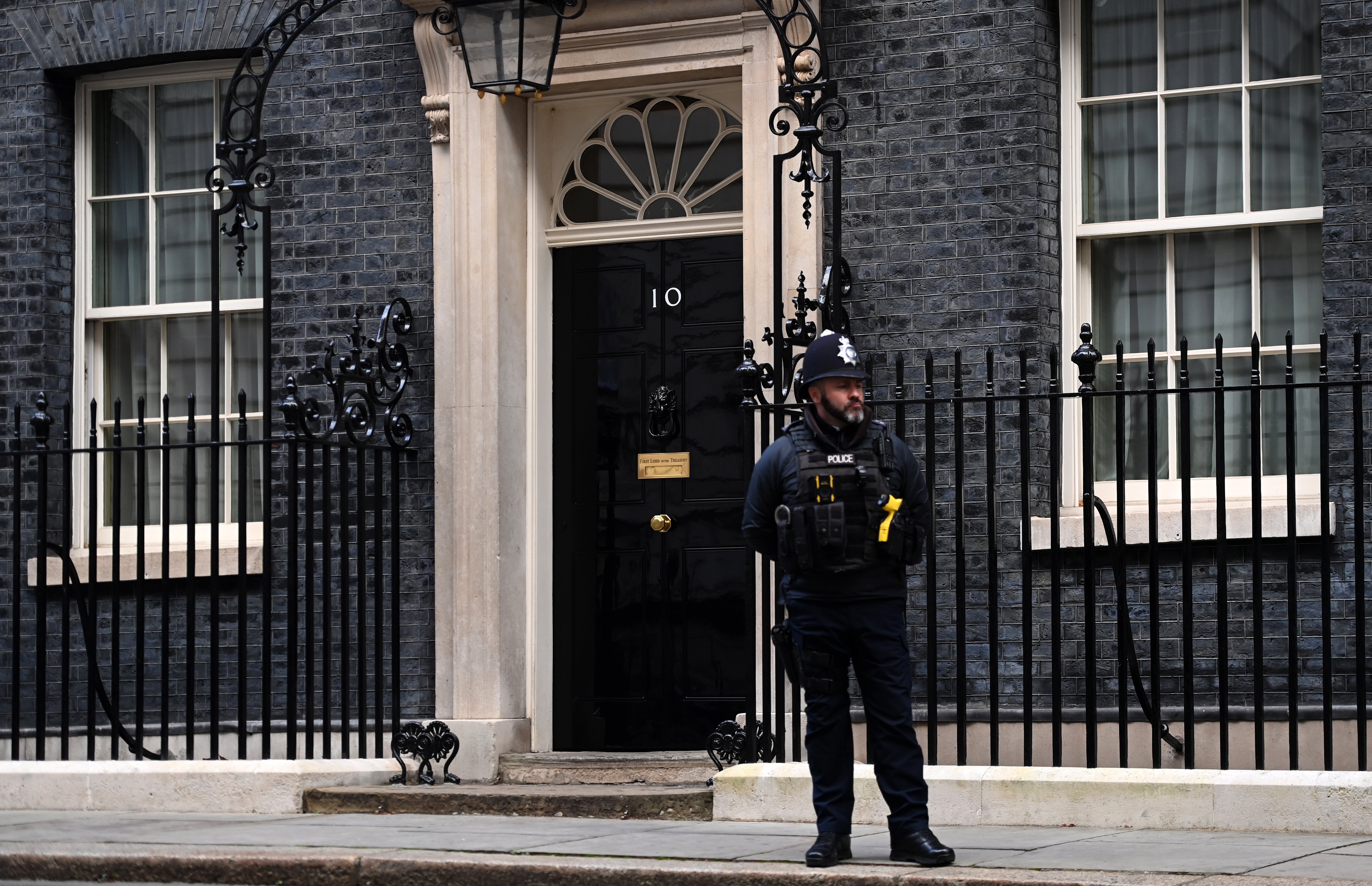 The Met Police will issue 20 fines to Partygate officials for offences committed within Downing Street and Whitehall