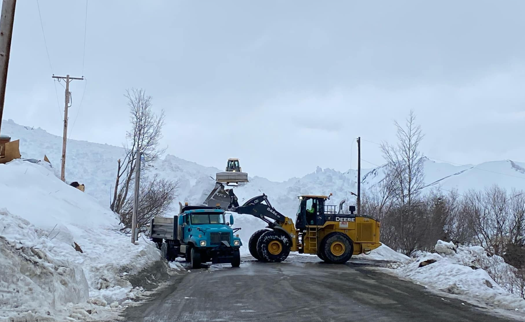 <p>More than 300 loads of snow have been removed from the ‘once-in-100-years’ avalanche on the outskirts of Anchorage, Alaska</p>