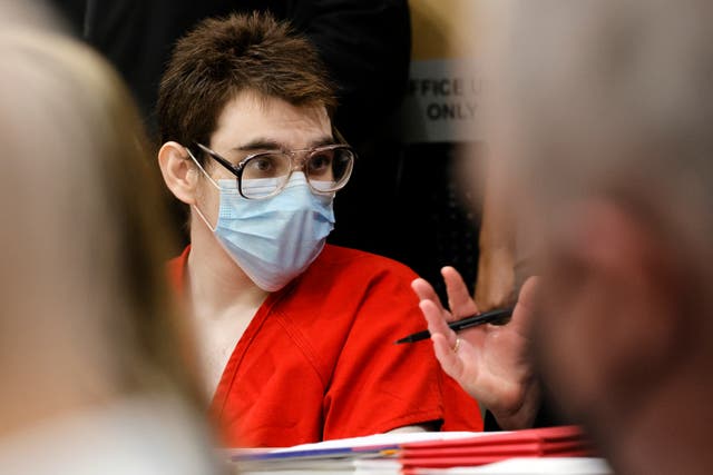 <p>Nikolas Cruz en la sala del tribunal </p>