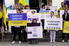 Ukrainians in US mobilize to help 100,000 expected refugees