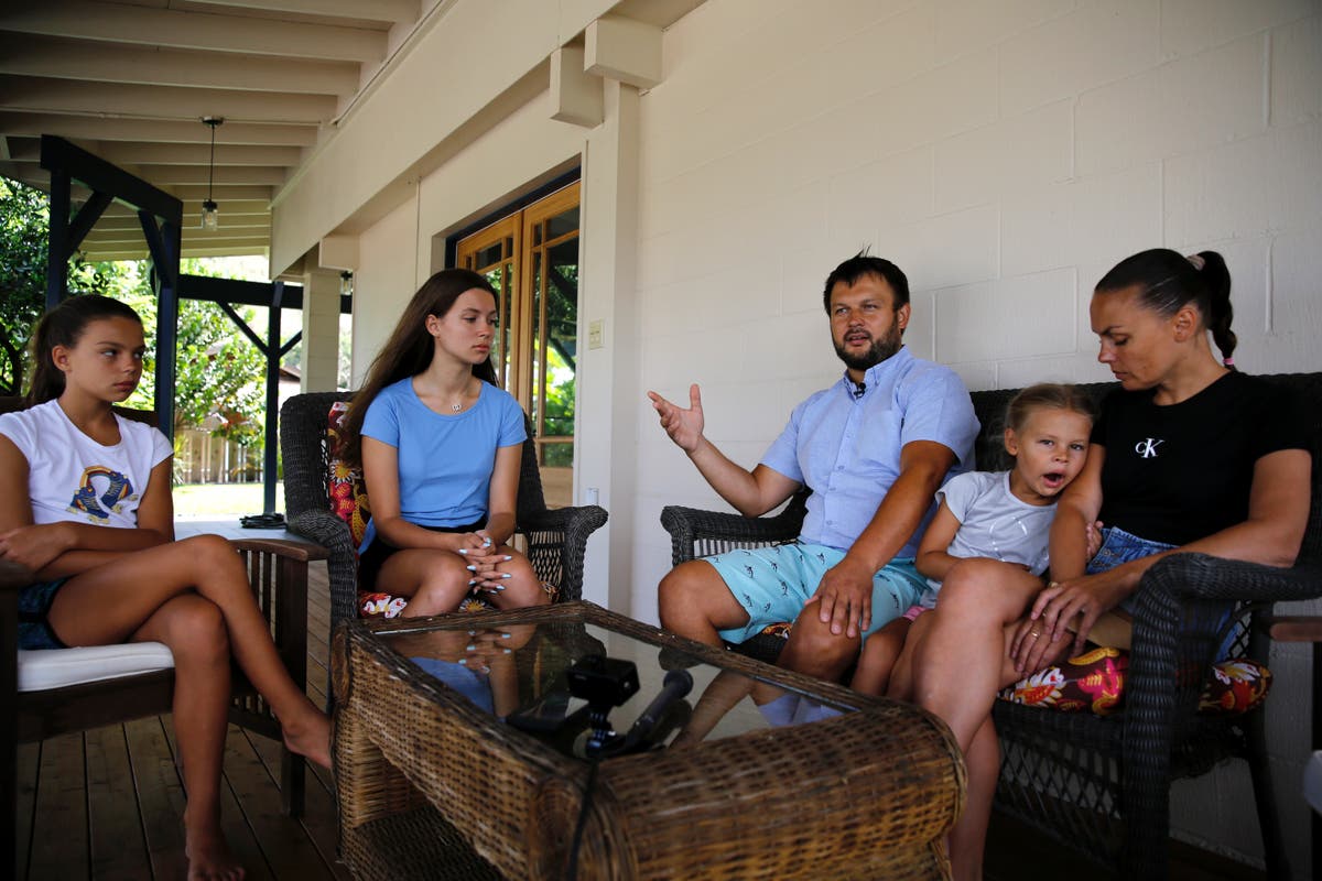 Ukrainian family stranded in Hawaii are given a house for free