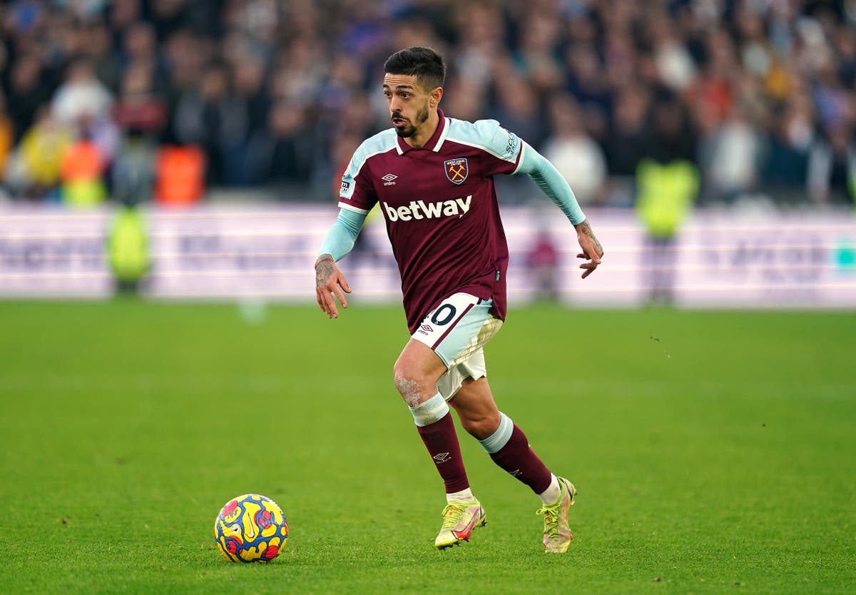 West Ham star Manuel Lanzini escapes car crash with no injuries
