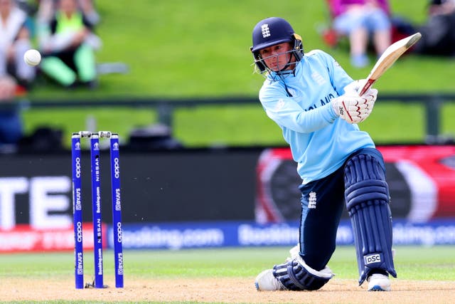 <p>Heather Knight has called on her team to retain their crown </p>