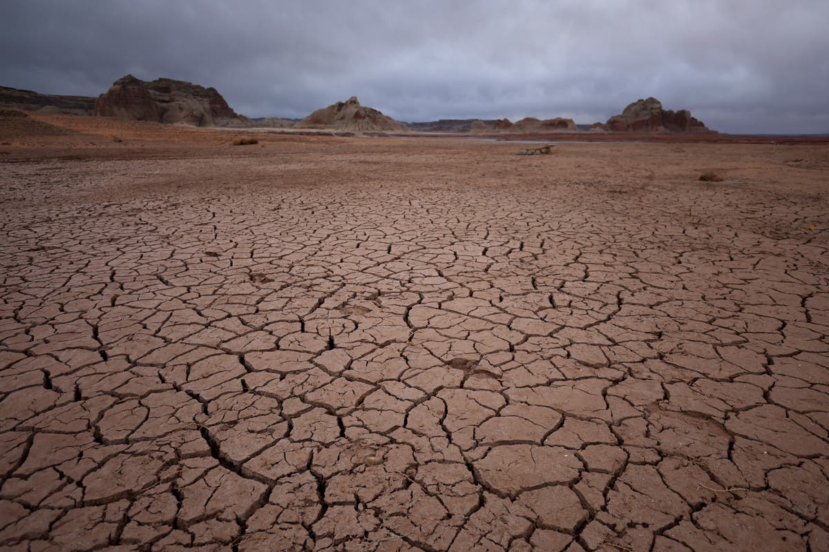 Shocking photos show how water supply at key reservoir has dried amid climate crisis