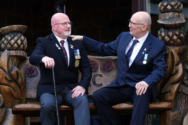 Falklands War veterans Bill McDowall and Norman ‘Mac’ McDade (Andrew Milligan/PA)