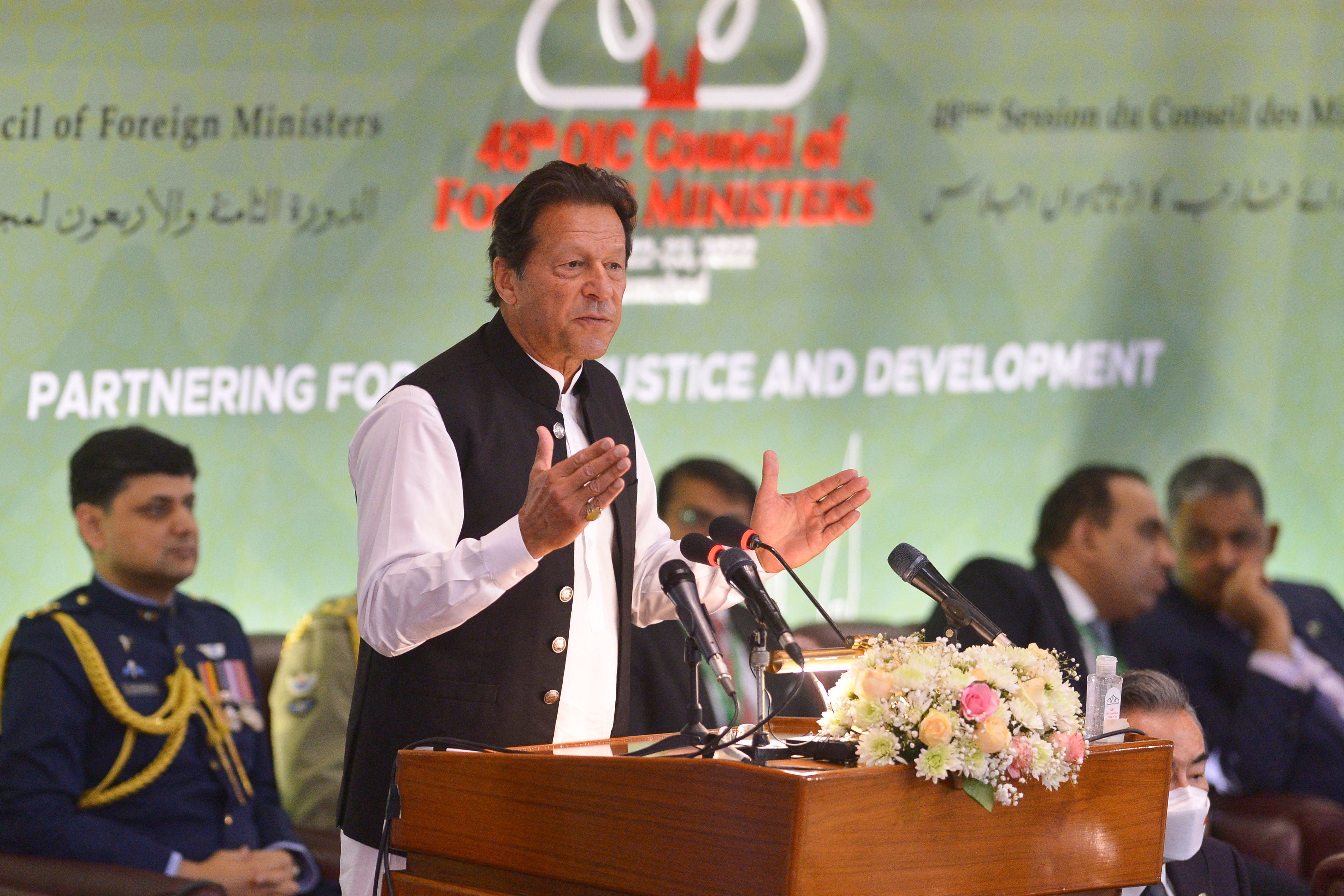 File photo: Imran Khan speaks during the 48th session of the Organization of Islamic Cooperation (OIC) Council of Foreign Ministers, in Islamabad, 22 March 2022