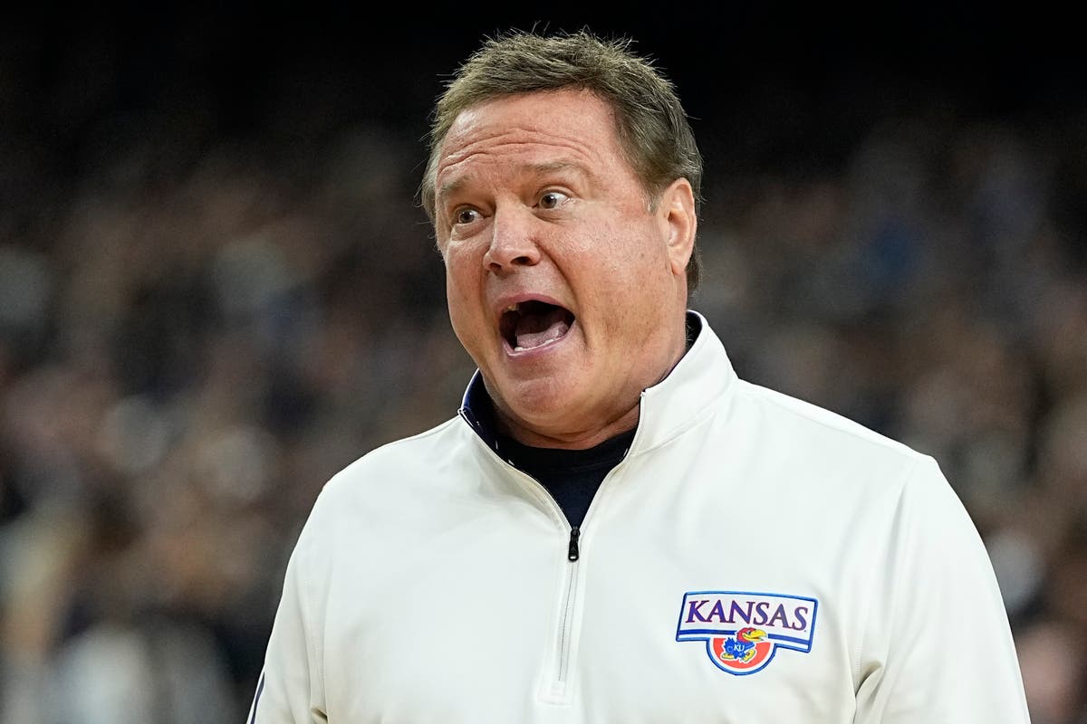North Carolina to face Kansas in blue blood title game