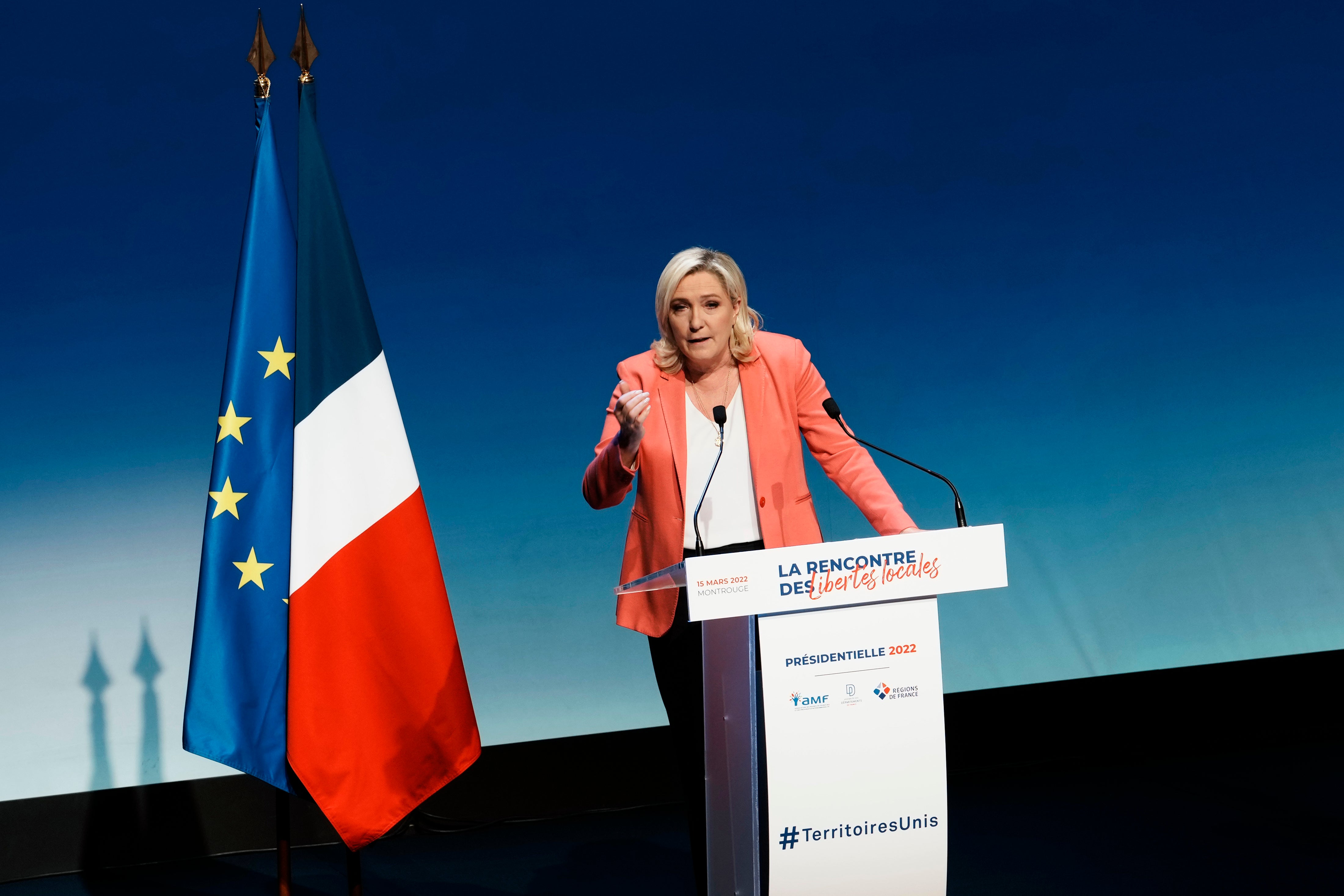 Marine Le Pen is now only a few points behind Macron in the polls