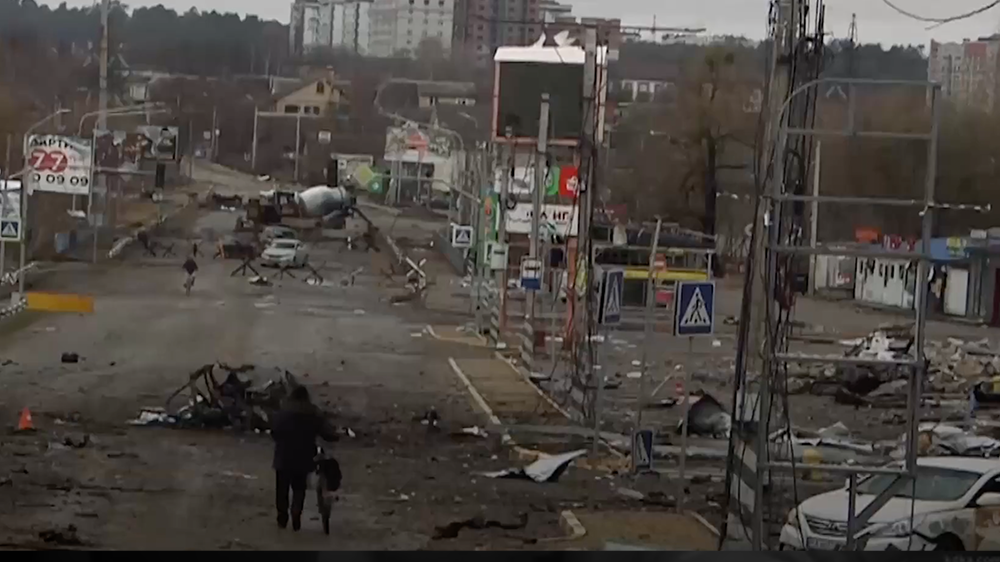 <p>Bodies seen lying in street as Ukrainian forces recapture areas near Kyiv</p>