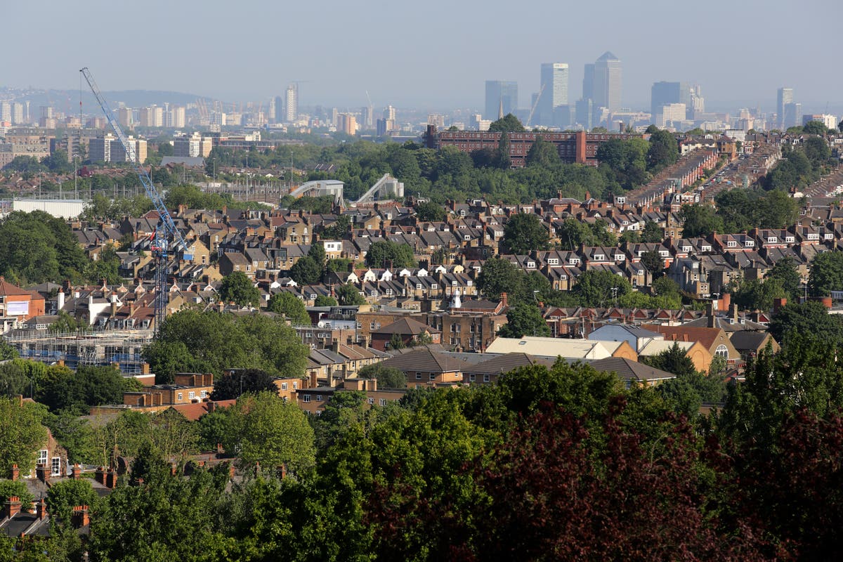 Service charge code could be revised to help housing association tenants