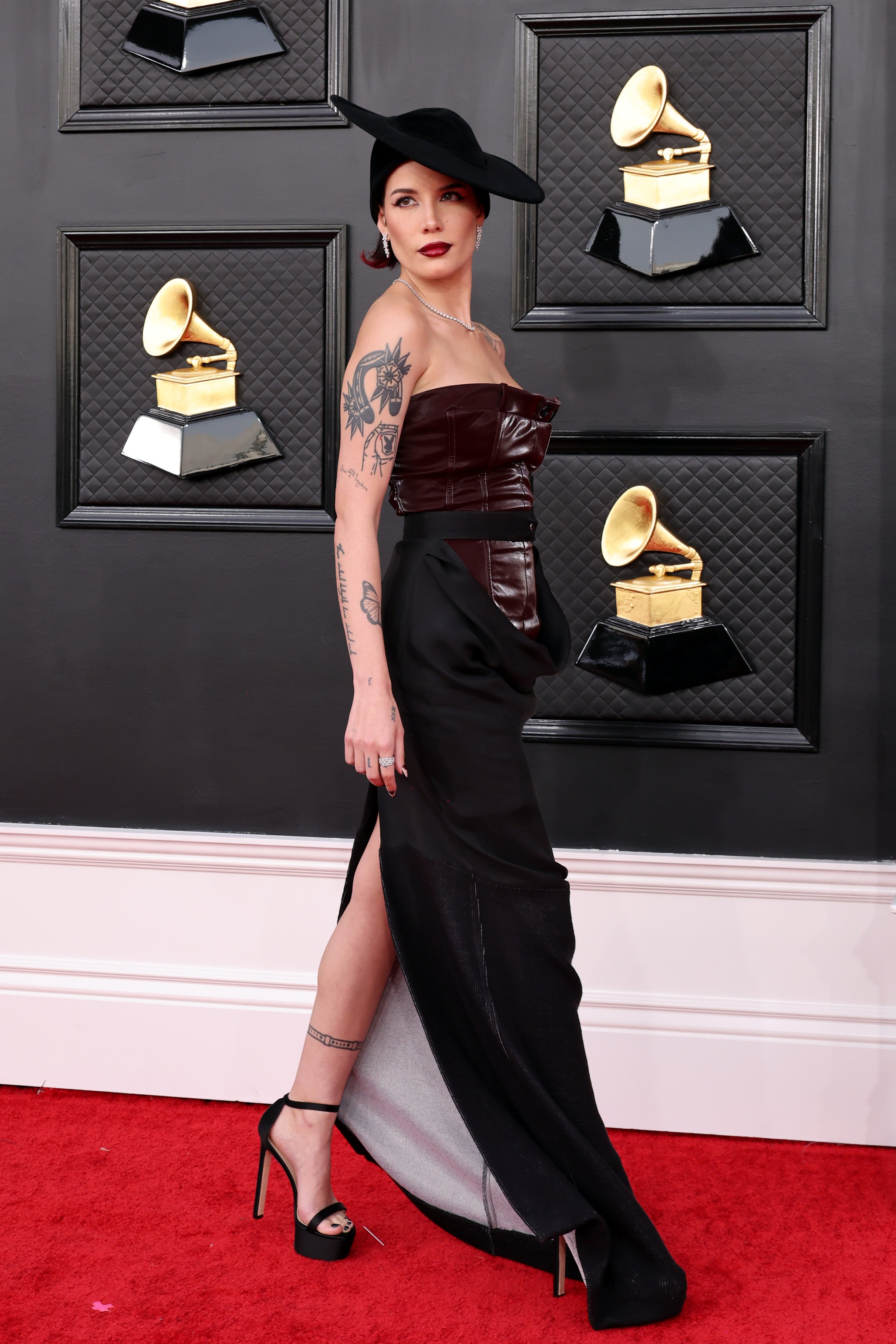 Halsey attends the 64th annual Grammys