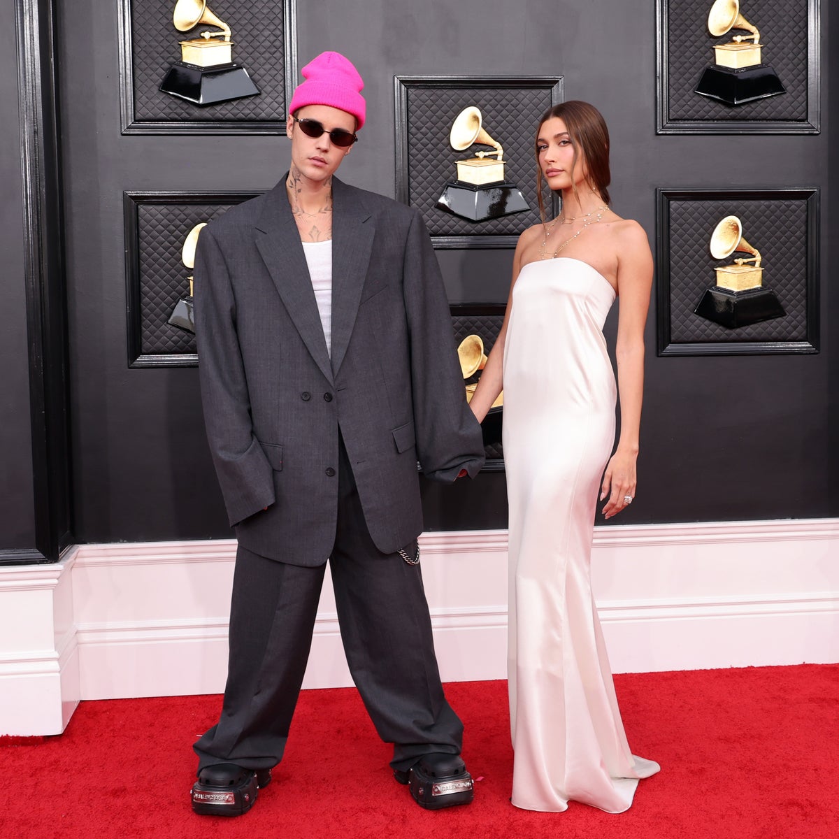 Sinewi Electropositivo Edición Grammys 2022: la gente se burla del traje extragrande de los Grammy de Justin  Bieber | Independent Español