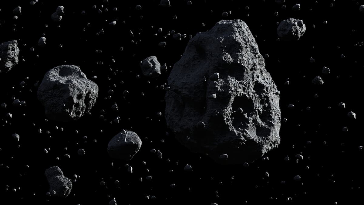 Asteroid yang lebih besar dari Empire State Building dalam perjalanannya ke Bumi dan diperkirakan akan “dekat” pada hari Minggu, kata NASA