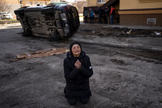 <p>Tanya Nedashkivs'ka, 57, mourns the death of her husband, killed in Bucha, on the outskirts of Kyiv, Ukraine</p>