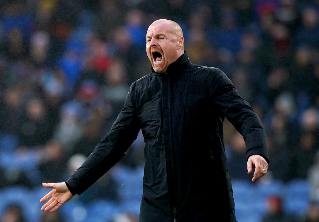 Sean Dyche advises goal-shy Burnley to ‘kick it in the net’ in Everton battle